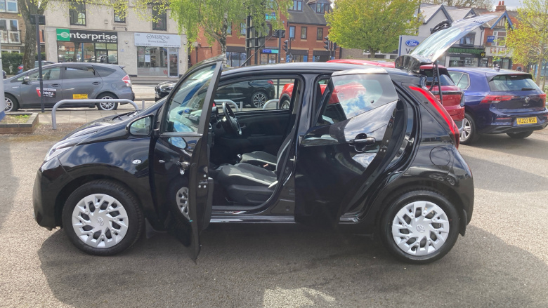 Toyota Aygo 1.0 VVT-i X-Play TSS 5dr x-shift Petrol Hatchback